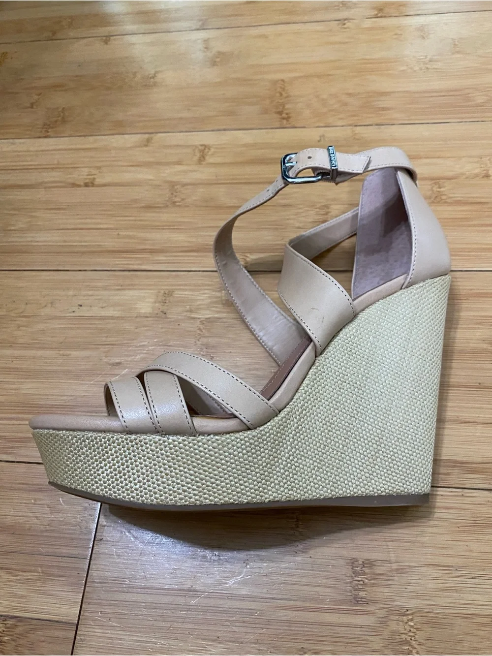 Gianni Bini Josilee Nude Strappy Wedge Sandals Size 8.5 Neutral Leather Look